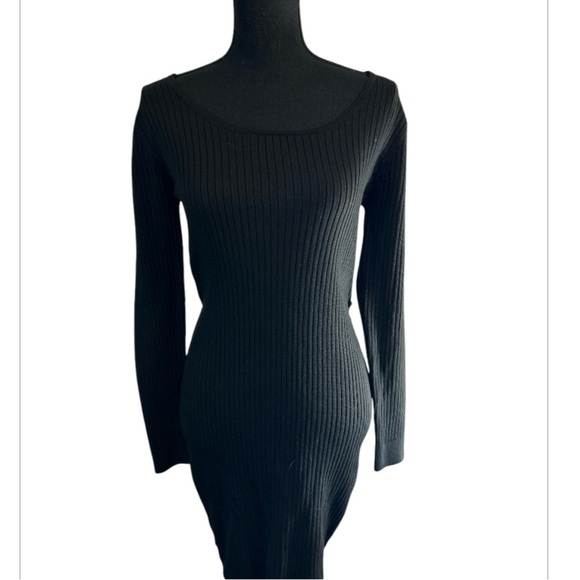 Trendy Black Knee Length Sweater‎ Dress with open back, size S. - Picture 1 of 3